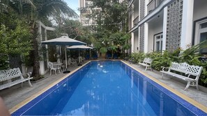 2 innendørsbassenger