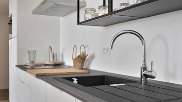 Kühlschrank, Ofen, Herdplatte, Geschirrspüler