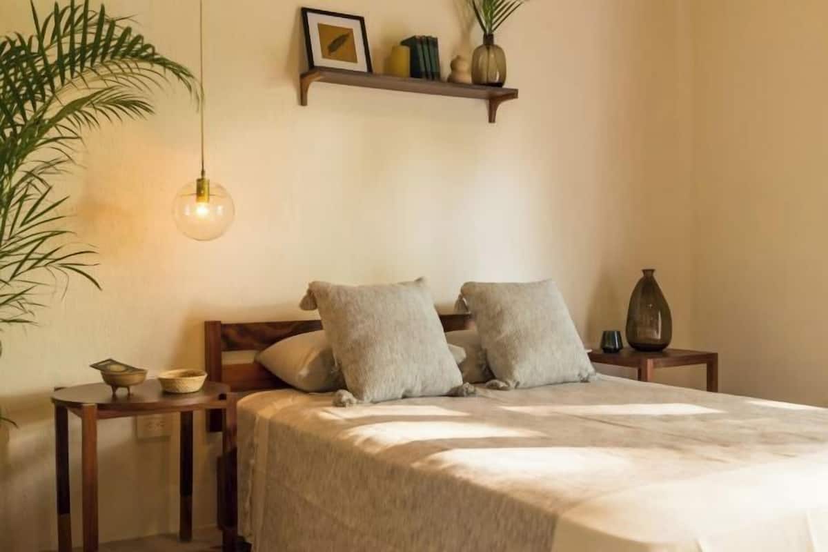 1 bedroom, premium bedding, in-room safe, free WiFi