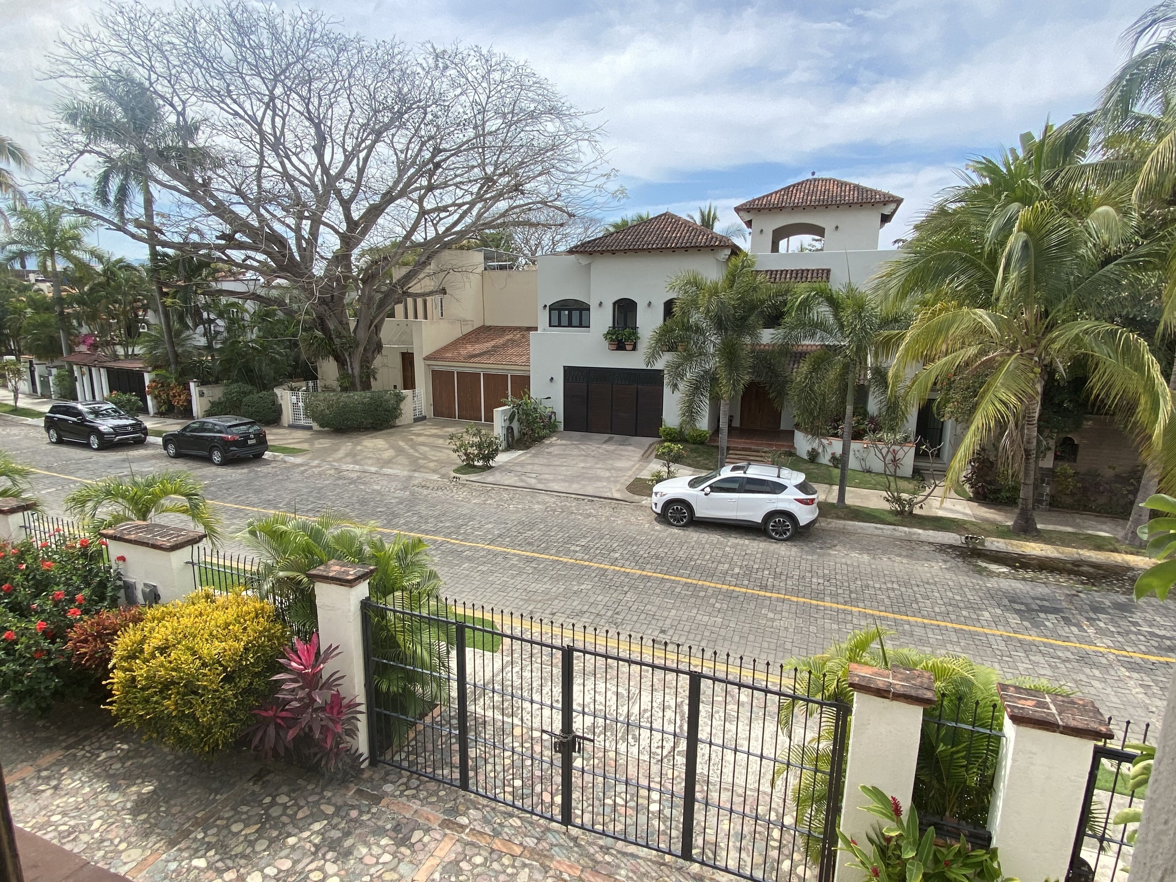 Habitación superior, 2 camas Queen size | Ropa de cama de alta calidad y caja de seguridad en la habitación 