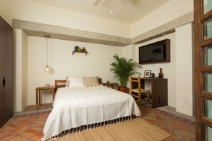 Premium bedding, in-room safe, free WiFi, bed sheets - Casa Ritual (Puerto Vallarta)