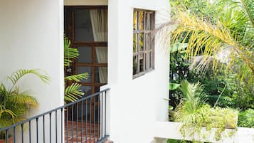 Habitación Premium | Ropa de cama de alta calidad y caja de seguridad en la habitación