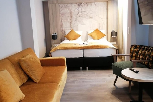 Deluxe Room Large