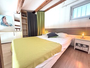 2 bedrooms, iron/ironing board