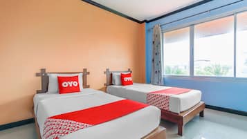 Family Suite | 1 bedroom, desk, free WiFi, bed sheets