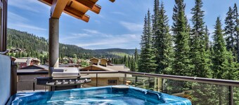 Luxury Penthouse Condo