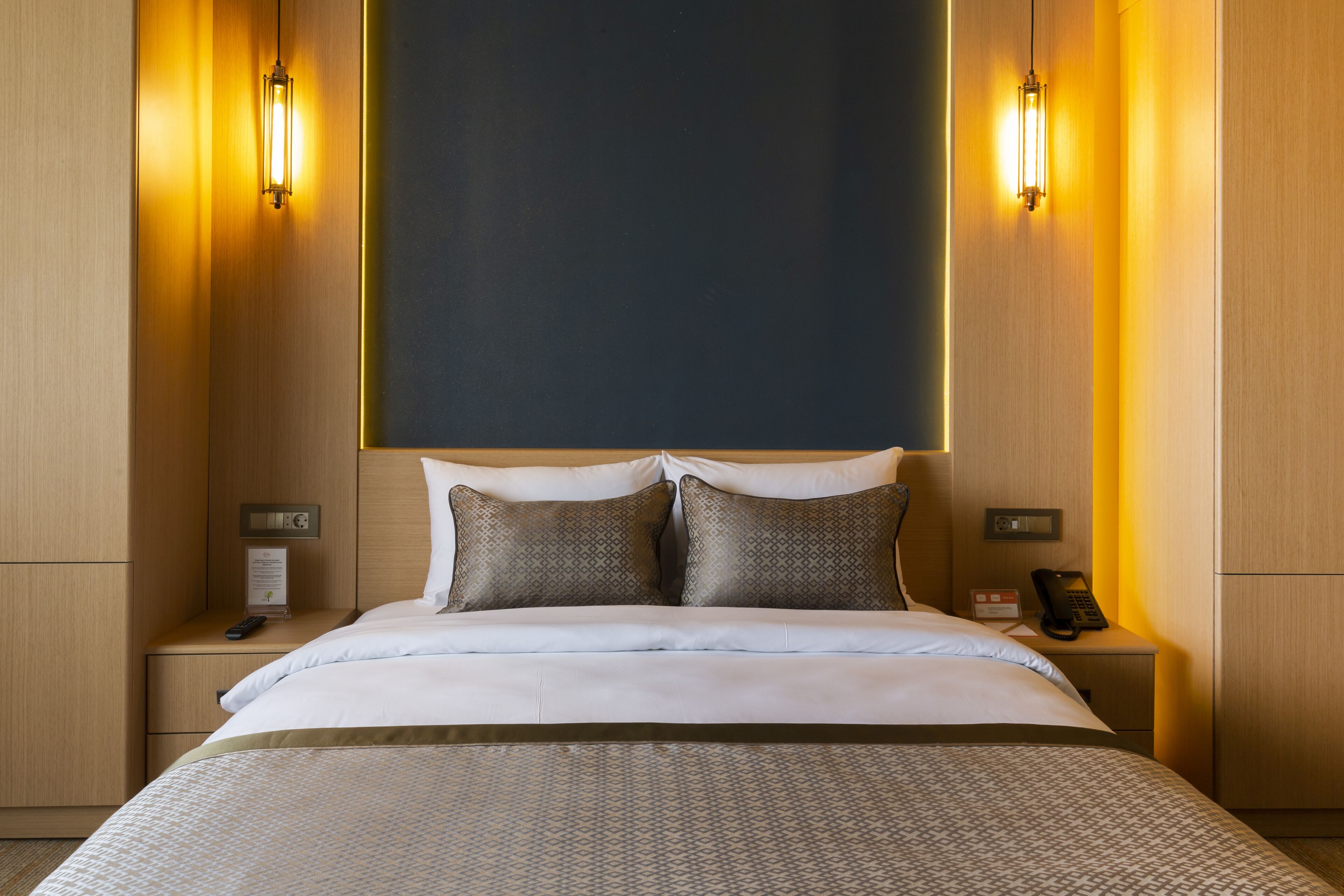 business suite | 1 bedroom, egyptian cotton sheets, premium bedding, minibar