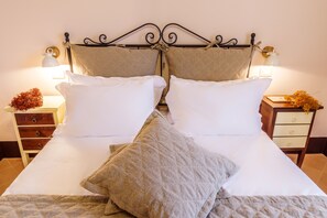 Classic Double or Twin Room | Individually furnished, free WiFi, bed sheets - Convento Santa Croce (Sant'Anatolia di Narco)