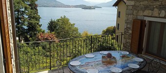 Lulù stone house with view of the lake