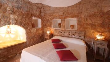 3 bedrooms, travel cot, free WiFi, bed sheets