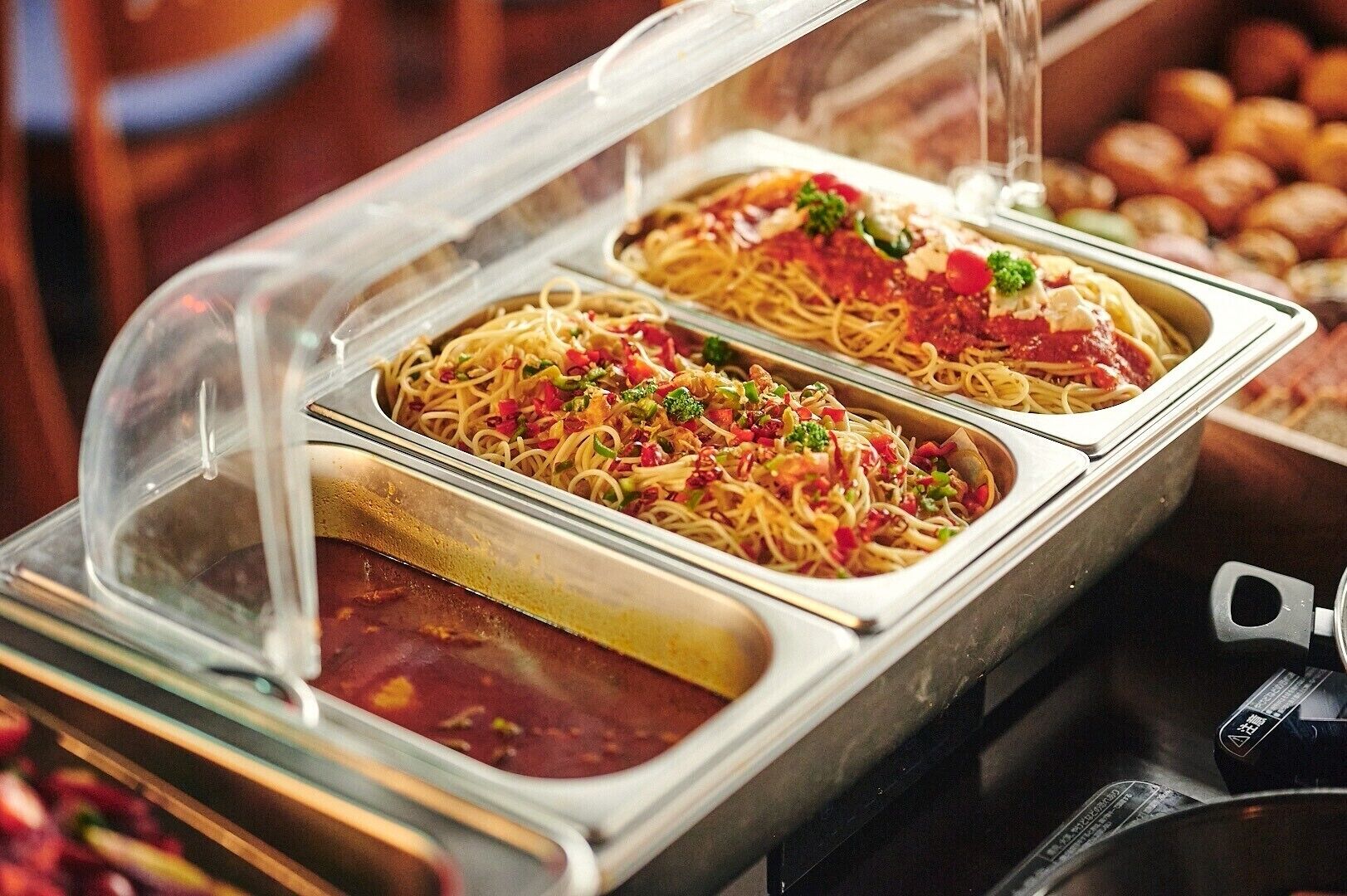 daily buffet breakfast (jpy 1980 per person)