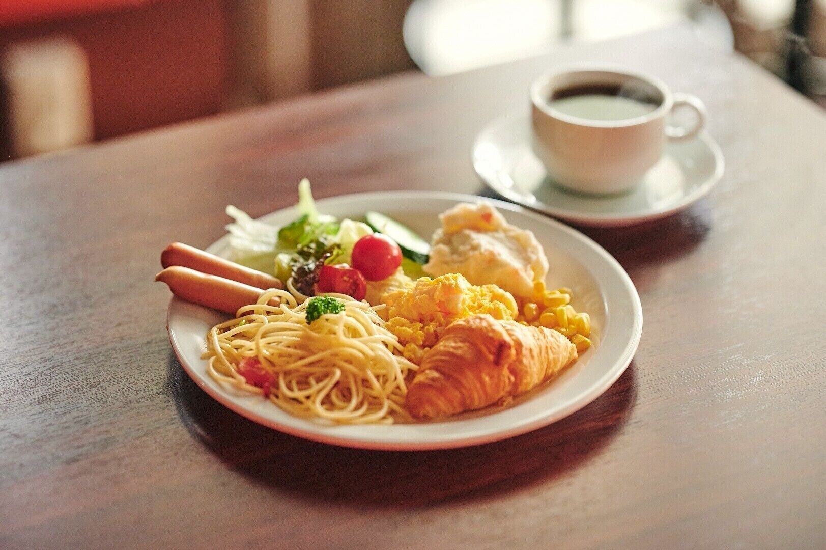daily buffet breakfast (jpy 1980 per person)