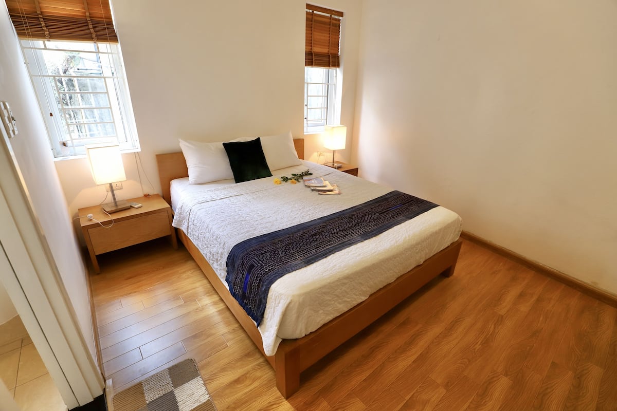 Standard Double Room | Minibar, in-room safe, desk, laptop workspace