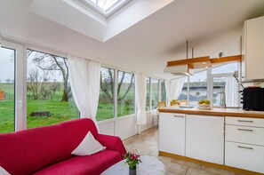 Interior - Light-Flooded Holiday Apartment “Haus Nussbaum” close to Lake Constance with Wi-Fi, Terrace & Garden; Parking Available (Überlingen-Hödingen)