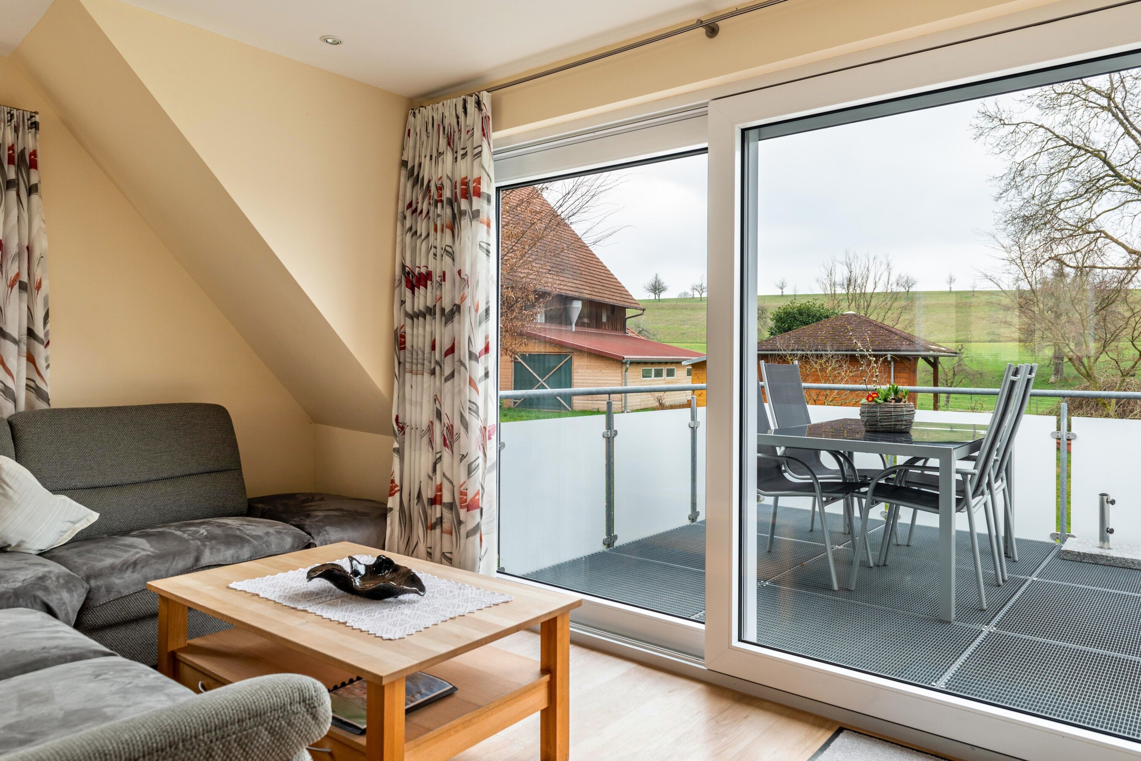 Fernseher, Stereoanlage