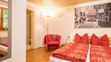 1 habitación, tabla de planchar con plancha, wifi gratis y ropa de cama