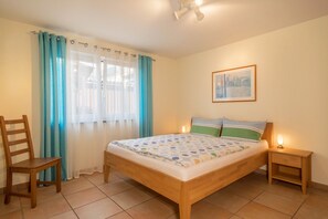 1 chambre, fer et planche à repasser, accès au Wi-Fi (inclus)
