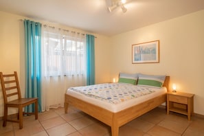 1 Schlafzimmer, BĂŒgeleisen/BĂŒgelbrett, kostenloses WLAN, BettwĂ€sche