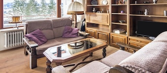 Cosy Apartment “Förster” with Mountain View, Balcony & Pool