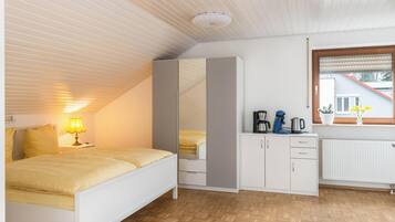 1 quarto, Wi-Fi de cortesia, roupa de cama