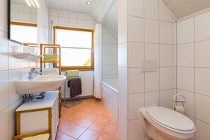 Vasca, asciugacapelli, asciugamani