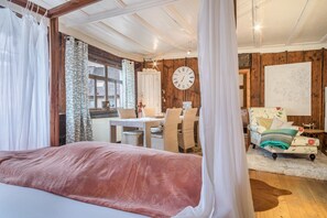 2 bedrooms, iron/ironing board, free WiFi, bed sheets - Extraordinary Apartment “Ferienwohnung Lemkamp” close to Lake Constance (Markdorf)