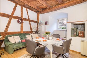 Dining - Extraordinary Apartment “Ferienwohnung Lemkamp” close to Lake Constance (Markdorf)