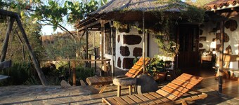 Traditional Canarian Retreat: Casa Francisco with Private Pool, Terrac