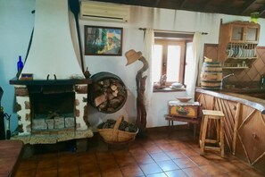 Unclassified image, 5 of 37, button - Traditional Canarian Retreat: Casa Francisco with Private Pool, Terrac (Puntagorda)