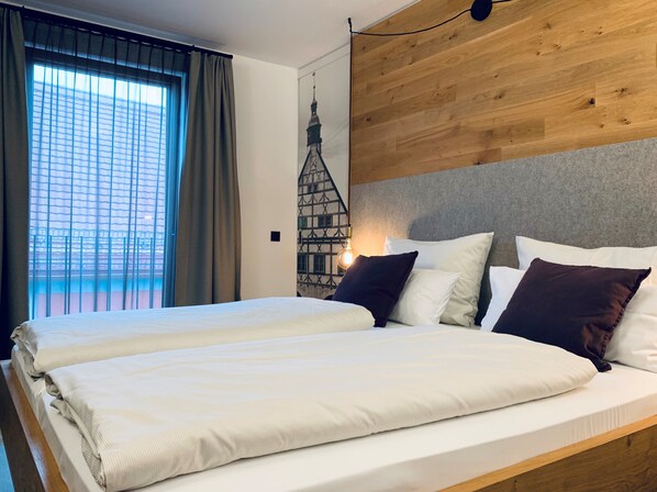 Premium Double Room | Hypo-allergenic bedding, desk, laptop workspace, blackout drapes - Stadthotel Kachelofen (Krumbach)