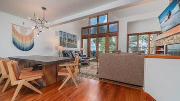 TV connectée, cheminée