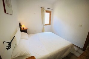 2 Schlafzimmer, Bügeleisen/Bügelbrett