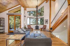 TV, fireplace, DVD player