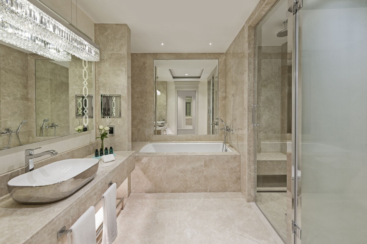 Superior Tek Büyük Yataklı Oda | Banyo