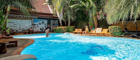 2 piscinas al aire libre