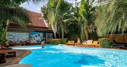 Naiharn Pearl Condo Hotel by Villacarte