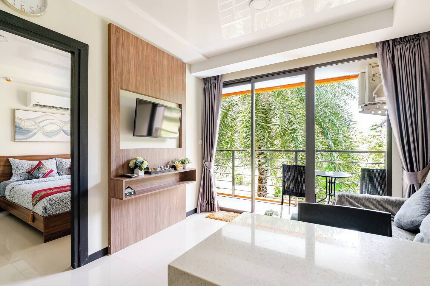 1 Bedroom Mountian View | Premium bedding, in-room safe, blackout curtains, iron/ironing board