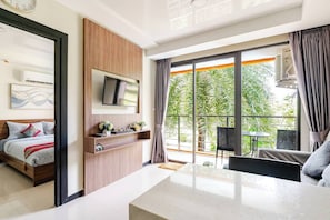 1 Bedroom Mountian View | Premium bedding, in-room safe, blackout drapes, iron/ironing board