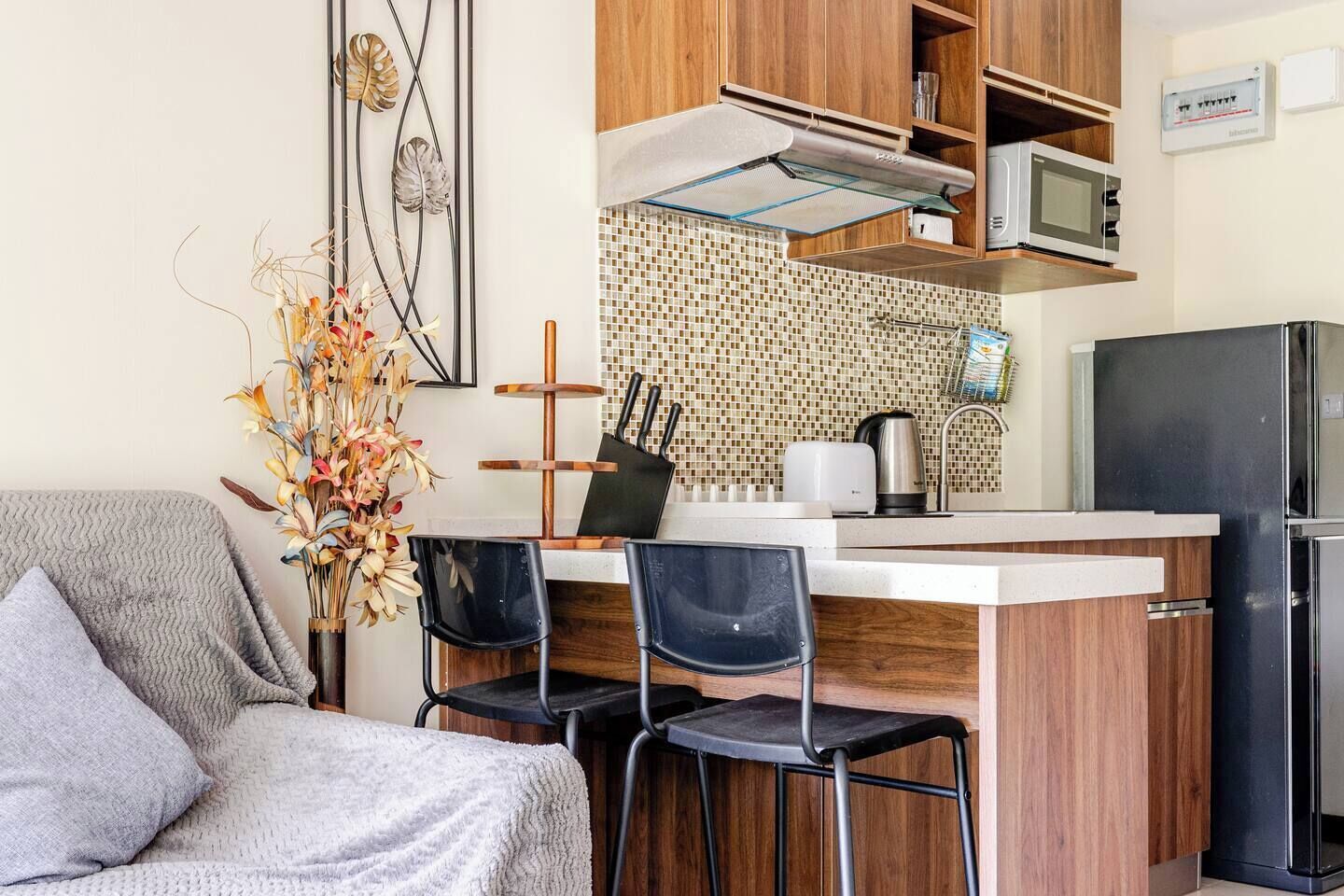 1 Bedroom Mountian View | Private kitchen | Full-sized fridge, microwave, stovetop, electric kettle