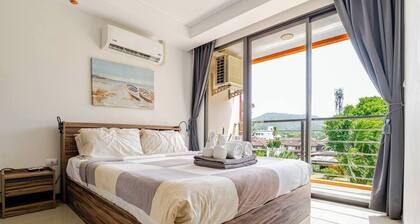 Naiharn Pearl Condo Hotel by Villacarte