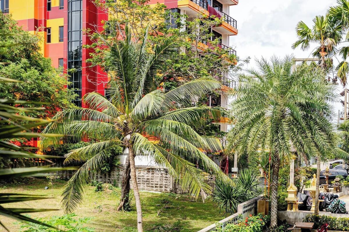1 Bedroom Mountian View | Premium bedding, in-room safe, blackout drapes, iron/ironing board