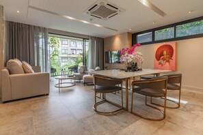 Elite Apartment | Living area