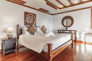 3 Bedrooms | 3 bedrooms, laptop workspace, blackout curtains, free WiFi -  Villa Suriya B2 (Patong)
