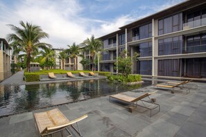 3 outdoor pools