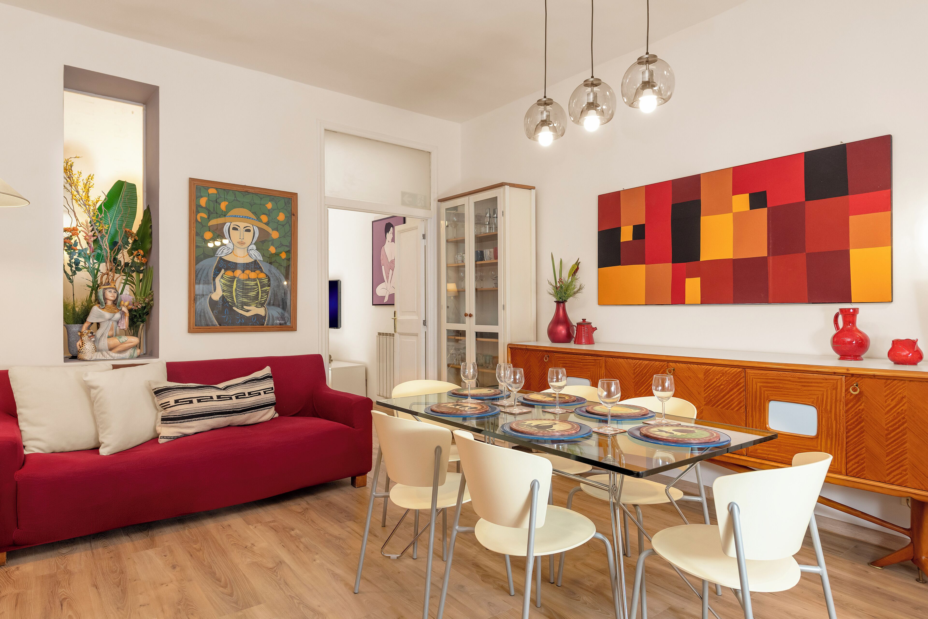 ลักซ์ชัวรี่อพาร์ทเมนท์, 3 ห้องนอน, 2 ห้องน้ำ, วิวเมือง | บริเวณนั่งเล่น | ทีวีจอแบน 40 นิ้ว พร้อมช่องดิจิตอล, ทีวี