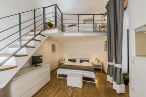 Apartemen Superior, 2 kamar tidur | Selimut bulu angsa, meja kerja, dan setrika/meja setrika
