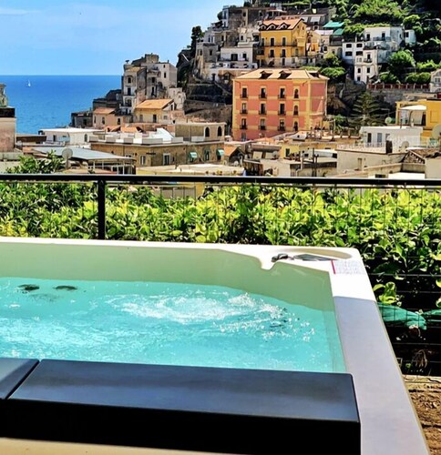 Superior Apartment, Solarium and Hot Tub