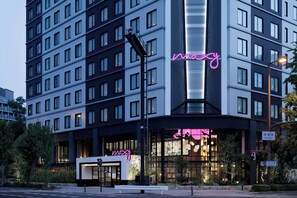 Exterior - Moxy Osaka Umeda (Osaka)