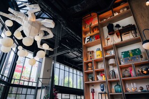 Lobby - Moxy Osaka Umeda (Osaka)