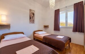 7 bedrooms, iron/ironing board, WiFi, bed sheets - Luxury villa Liberta near Split, private pool (Podstrana)